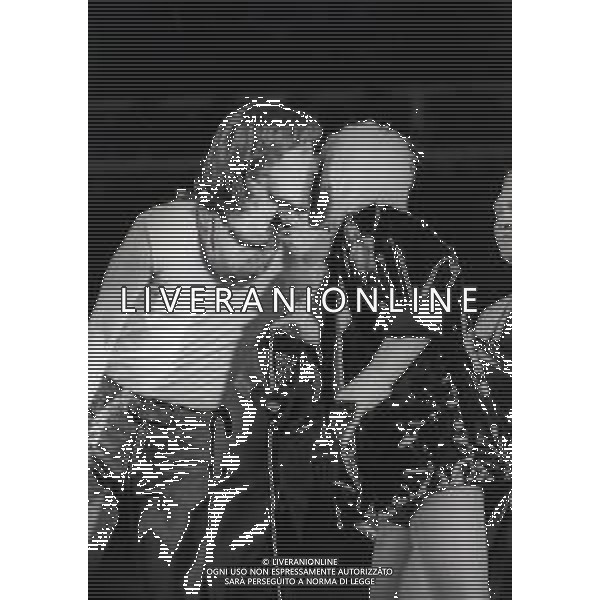 RETROSPETTIVA MIGUEL BOSE\' CANTANTE NELLA FOTO MIGUEL BOSE CON DONATELLA RETTORE A VERONA A FESTIVALBAR NELL\'ANNO 1980  AG ALDO LIVERANI SAS 