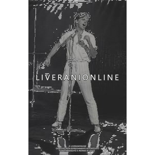 RETROSPETTIVA MIGUEL BOSE\' CANTANTE NELLA FOTO MIGUEL BOSE\' A VERONA A SAINT VINCENT NELL\'ANNO 1982  AG ALDO LIVERANI SAS 