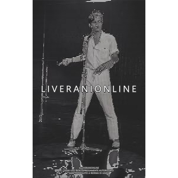 RETROSPETTIVA MIGUEL BOSE\' CANTANTE NELLA FOTO MIGUEL BOSE\' A VERONA A SAINT VINCENT NELL\'ANNO 1982  AG ALDO LIVERANI SAS 