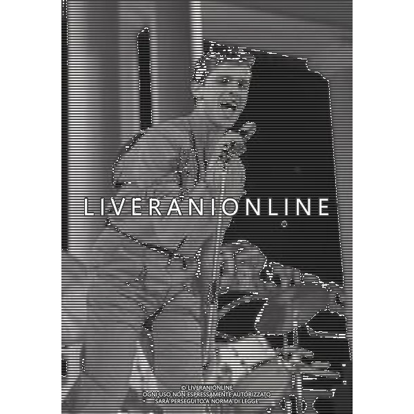 RETROSPETTIVA MIGUEL BOSE\' CANTANTE NELLA FOTO MIGUEL BOSE\' A VERONA A SAINT VINCENT NELL\'ANNO 1982  AG ALDO LIVERANI SAS 
