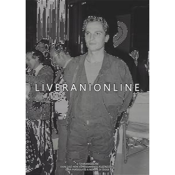 RETROSPETTIVA MIGUEL BOSE\' CANTANTE NELLA FOTO MIGUEL BOSE\' ALLA TRASMISSIONE “TEST“ IN RAI NELL\'ANNO 1984 A MILANO AG ALDO LIVERANI SAS 