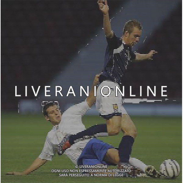 Motherwell (Scozia) 2 settembre 2005 Scozia - Italia under 21 nella foto: lazzari e witthaker foto Luzzani / Ag. Aldo Liverani