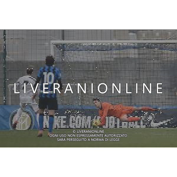 © TVRG William Rovida (Inter) para il rigore a Nikola Sekulov (Juventus) Inter vs Juventus Campionato Primavera 1 TIM - 11a giornata Milano 20-02-2021 centro sportivo Suning YDC in memoria di Giacinto Facchetti foto Roberto Garavaglia/ag. Aldo Liverani sas
