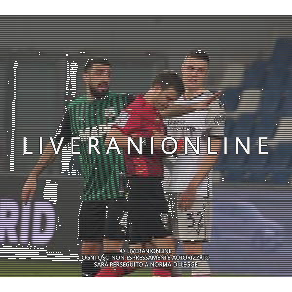 SASSUOLO - BOLOGNA CAMPIONATO CALCIO SERIE A TIM 20.02.2021 NELLA FOTO ARBITRO LA PENNA CON IL CARTELLINO ROSSO PER L\'ESPULSIONE DI AARON HICKEY ©SANTANDREA/AGENZIA ALDO LIVERANI SAS