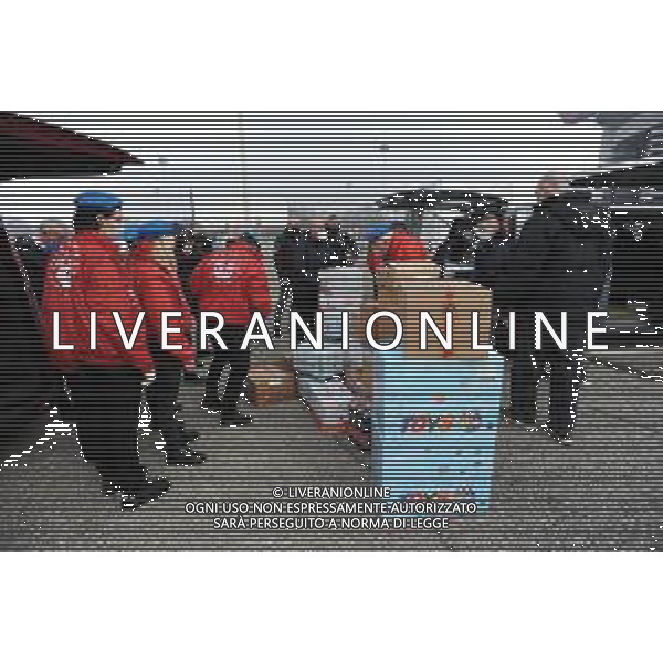 I tifosi di Milan e Inter hanno aderito alla proposta dei City Angels e raccolto beni da donare ai senzatetto che vivono in citta‚Äô, il materiale e‚Äô stato consegnato all‚Äôassociazione da una rappresentanza di entrambe le tifoserie davanti allo stadio di San Siro poco prima del derby Milano 21-02-2021 foto Roberto Garavaglia/ag. Aldo Liverani sas /AGENZIA ALDO LIVERANI SAS