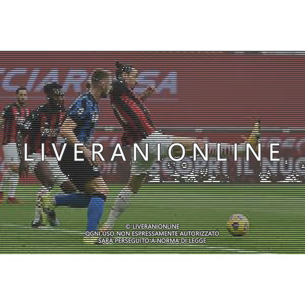 Zlatan Ibrahimovic (Milan) cerca il gol con un colpo di tacco Milan vs Inter Campionato Serie A TIM - 23a giornata Milano 21-02-2021 Stadio Giuseppe Meazza - San Siro foto Roberto Garavaglia/ag. Aldo Liverani sas /AGENZIA ALDO LIVERANI SAS
