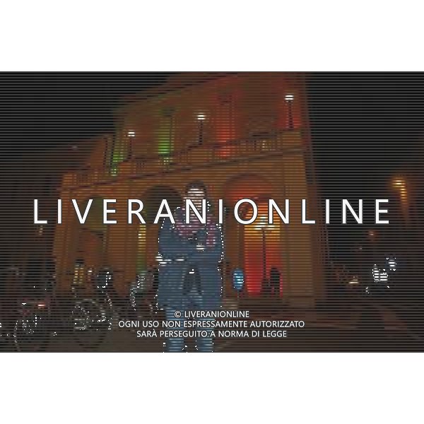 IMOLA 22 02 2021 TEATRO EBE STIGNANI FACCIAMO LUCE SUL TEATRO IMOLA ADERISCE AD UNA INIZIATIVA NAZIONALE DI UNA PROTESTA SILENZIOSA AFFINCHE\' GLI OPERATORI DEL TEATRO CHE NON SIANO LASCIATI SOLI NELLA FOTO GIACOMO GAMBI ASSESSORE DELLA CULTURA ©SANNA/AGENZIA ALDO LIVERANI SAS