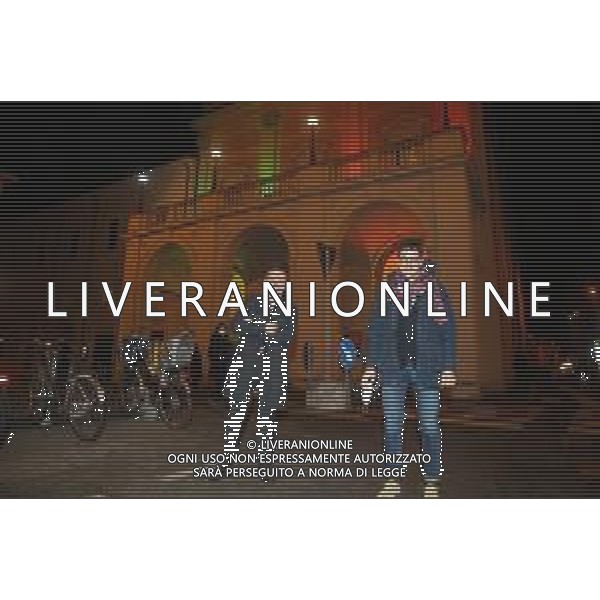 IMOLA 22 02 2021 TEATRO EBE STIGNANI FACCIAMO LUCE SUL TEATRO IMOLA ADERISCE AD UNA INIZIATIVA NAZIONALE DI UNA PROTESTA SILENZIOSA AFFINCHE\' GLI OPERATORI DEL TEATRO CHE NON SIANO LASCIATI SOLI NELLA FOTO LUCA REBEGGIANI E GIACOMO GAMBI ASSESSORE ALLA CULTURA ©SANNA/AGENZIA ALDO LIVERANI SAS