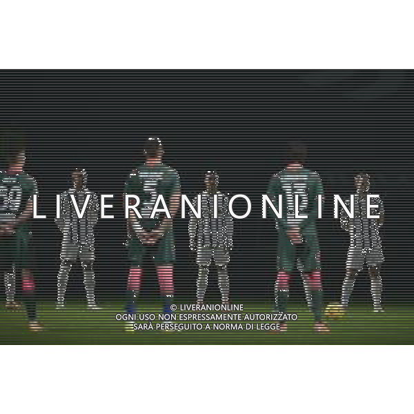 ©Alessandro Falzone/Agenzia Aldo Liverani Torino 22.02.2021 Stadio Allianz Stadium Juventus vs Crotone Serie A Tim 2020-2021 Nella foto : MINUTO DI RACCOGLIMENTO PER MAURO BELLUGI ©FALZONE/AGENZIA ALDO LIVERANI SAS