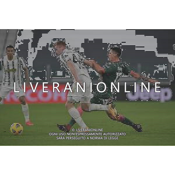 ©Alessandro Falzone/Agenzia Aldo Liverani Torino 22.02.2021 Stadio Allianz Stadium Juventus vs Crotone Serie A Tim 2020-2021 Nella foto : DEJAN KULUSEVSKI- SALVATORE MOLINA ©FALZONE/AGENZIA ALDO LIVERANI SAS