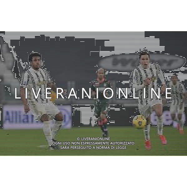 ©Alessandro Falzone/Agenzia Aldo Liverani Torino 22.02.2021 Stadio Allianz Stadium Juventus vs Crotone Serie A Tim 2020-2021 Nella foto : WESTON MCKENNIE-CHIESA FEDERICO ©FALZONE/AGENZIA ALDO LIVERANI SAS