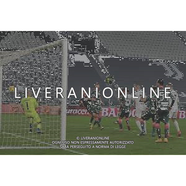 ©Alessandro Falzone/Agenzia Aldo Liverani Torino 22.02.2021 Stadio Allianz Stadium Juventus vs Crotone Serie A Tim 2020-2021 Nella foto : GOL DI WESTON MCKENNIE ©FALZONE/AGENZIA ALDO LIVERANI SAS