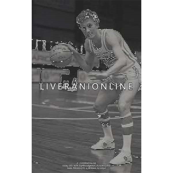 RETROSPETTIVA PIERLUIGI MARZORATI AREXONS BASKET CANTU\' NELLA FOTO PIERLUIGI MARZORATI NELL\'ANNO 1986 AG ALDO LIVERANI SAS