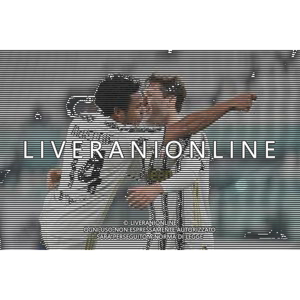 ©Alessandro Falzone/Agenzia Aldo Liverani Torino 22.02.2021 Stadio Allianz Stadium Juventus vs Crotone Serie A Tim 2020-2021 Nella foto : ESULTANZA GOL DI WESTON MCKENNIE CON FEDERICO CHIESA ©Falzone/AGENZIA ALDO LIVERANI SAS