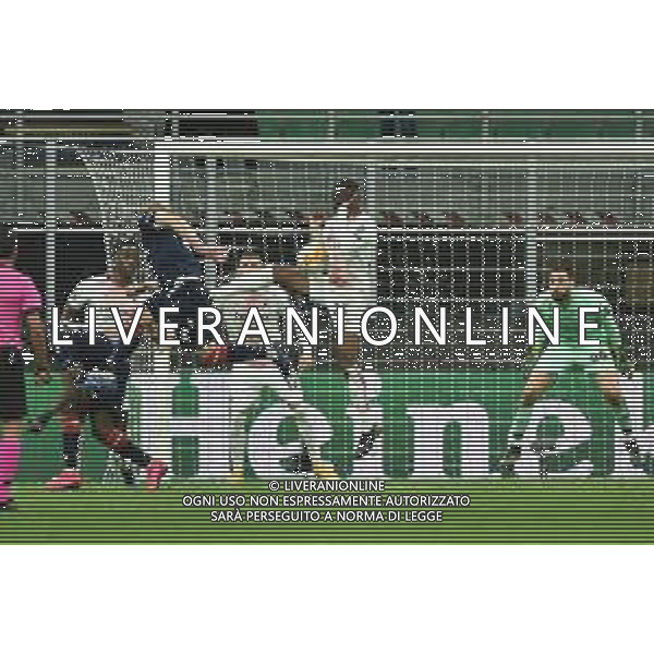 il tocco di mano in area di Tomori (Milan) ma l\'arbitro lascia giocare Milan vs Stella Rossa UEFA Europa League sedicesimi di finale - gara di ritorno Milano 25-02-2021 Stadio Giuseppe Meazza - San Siro foto Roberto Garavaglia/ag.Aldo Liverani sas /AGENZIA ALDO LIVERANI SAS