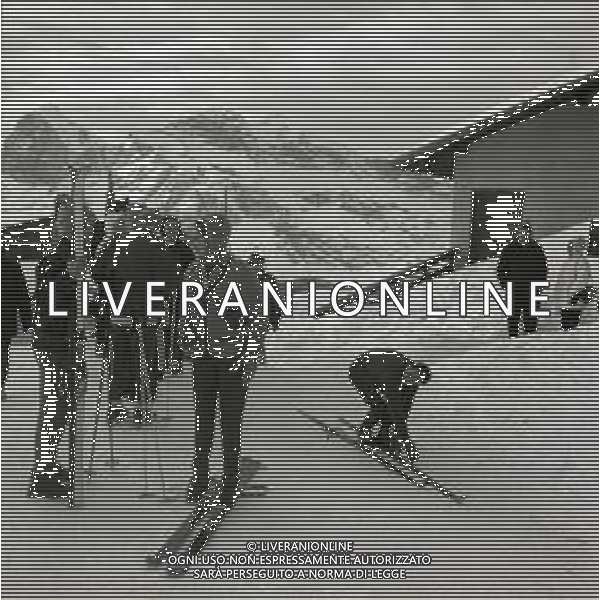 RETROSPETTIVA IRA VON FURSTENBERG ATTRICE NELLA FOTO IRA VON FURSTENBERG A CORTINA D\'AMPEZZO CON MARIO BERTOCCHI IL GIORNO 05-01-1964 AG ALDO LIVERANI SAS 
