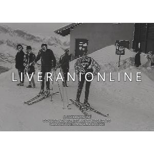 RETROSPETTIVA IRA VON FURSTENBERG ATTRICE NELLA FOTO IRA VON FURSTENBERG A CORTINA D\'AMPEZZO CON MARIO BERTOCCHI IL GIORNO 05-01-1964 AG ALDO LIVERANI SAS 