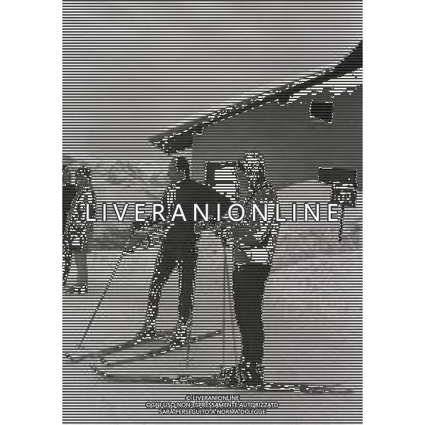 RETROSPETTIVA IRA VON FURSTENBERG ATTRICE NELLA FOTO IRA VON FURSTENBERG A CORTINA D\'AMPEZZO CON MARIO BERTOCCHI IL GIORNO 05-01-1964 AG ALDO LIVERANI SAS 