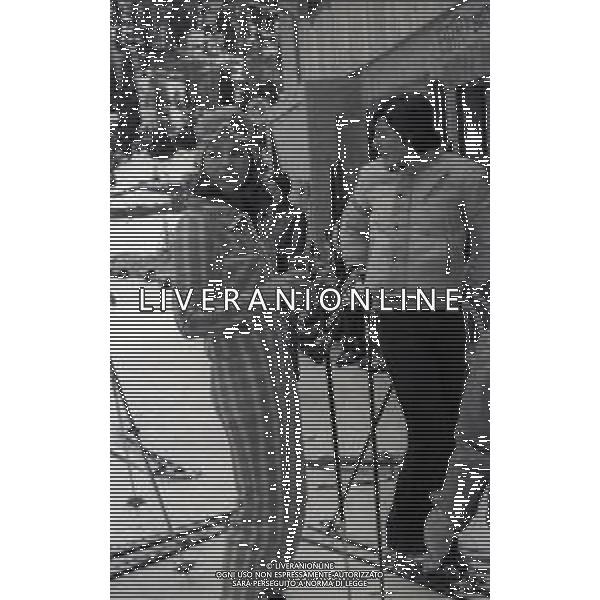RETROSPETTIVA IRA VON FURSTENBERG ATTRICE NELLA FOTO IRA VON FURSTENBERG CON IL FIGLIO A CORTINA D\'AMPEZZO NELL\'ANNO 1972 AG ALDO LIVERANI SAS