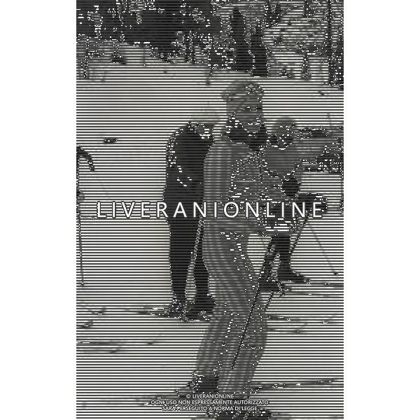 RETROSPETTIVA IRA VON FURSTENBERG ATTRICE NELLA FOTO IRA VON FURSTENBERG CON IL FIGLIO A CORTINA D\'AMPEZZO NELL\'ANNO 1972 AG ALDO LIVERANI SAS