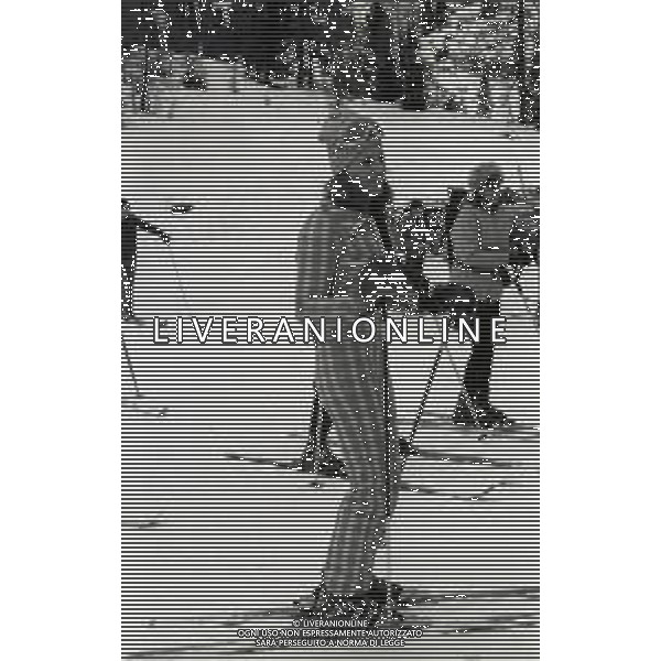 RETROSPETTIVA IRA VON FURSTENBERG ATTRICE NELLA FOTO IRA VON FURSTENBERG CON IL FIGLIO A CORTINA D\'AMPEZZO NELL\'ANNO 1972 AG ALDO LIVERANI SAS