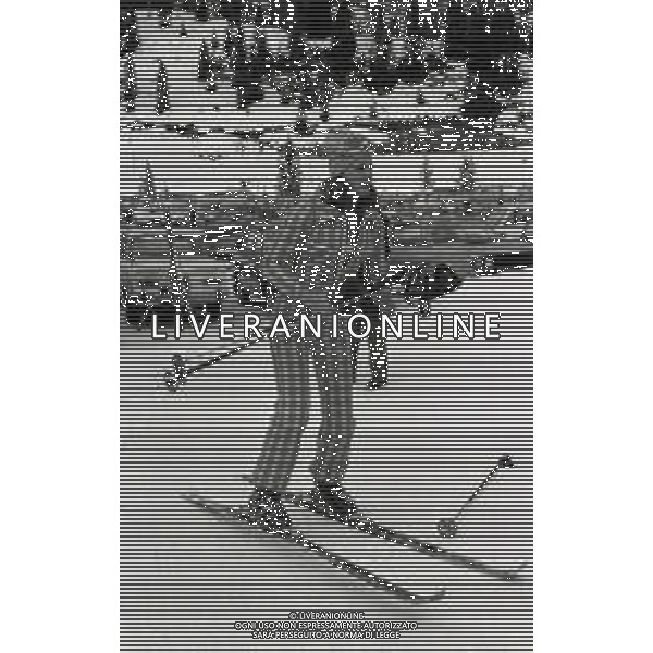 RETROSPETTIVA IRA VON FURSTENBERG ATTRICE NELLA FOTO IRA VON FURSTENBERG CON IL FIGLIO A CORTINA D\'AMPEZZO NELL\'ANNO 1972 AG ALDO LIVERANI SAS