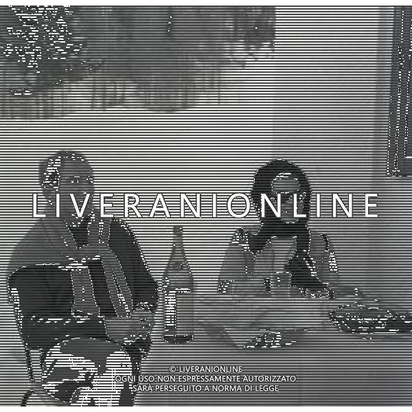 RETROSPETTIVA IRA VON FURSTENBERG ATTRICE NELLA FOTO IRA VON FURSTENBERG CON FRANCOIS D\'AULON A CORTINA D\'AMPEZZO IL GIORNO 25-12-1965 AG ALDO LIVERANI SAS 
