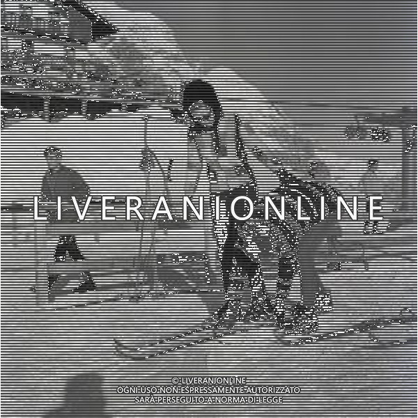 RETROSPETTIVA IRA VON FURSTENBERG ATTRICE NELLA FOTO IRA VON FURSTENBERG CON FRANCOIS D\'AULON A CORTINA D\'AMPEZZO IL GIORNO 25-12-1965 AG ALDO LIVERANI SAS 