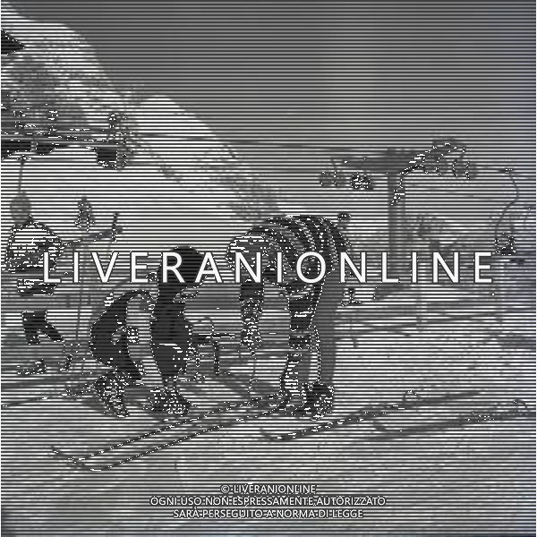 RETROSPETTIVA IRA VON FURSTENBERG ATTRICE NELLA FOTO IRA VON FURSTENBERG CON FRANCOIS D\'AULON A CORTINA D\'AMPEZZO IL GIORNO 25-12-1965 AG ALDO LIVERANI SAS 