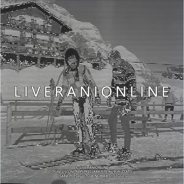RETROSPETTIVA IRA VON FURSTENBERG ATTRICE NELLA FOTO IRA VON FURSTENBERG CON FRANCOIS D\'AULON A CORTINA D\'AMPEZZO IL GIORNO 25-12-1965 AG ALDO LIVERANI SAS 