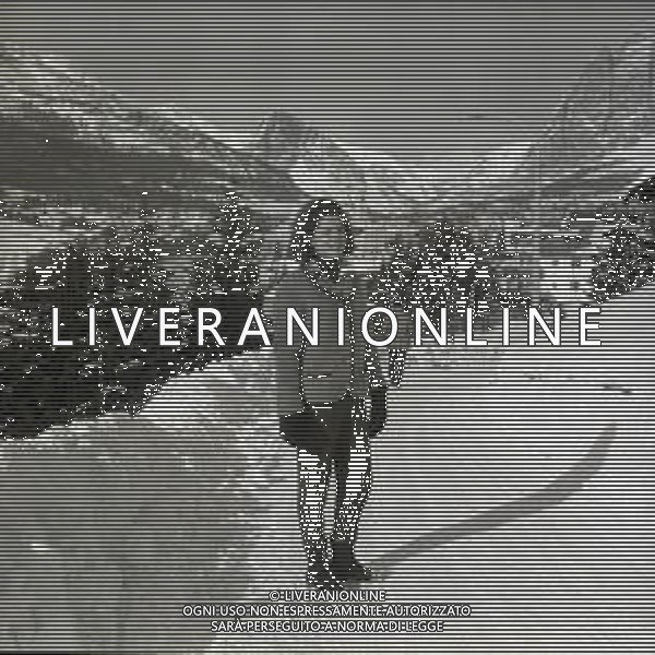 RETROSPETTIVA IRA VON FURSTENBERG ATTRICE NELLA FOTO IRA VON FURSTENBERG A CORTINA D\'AMPEZZO IL GIORNO 25-12-1965 AG ALDO LIVERANI SAS 