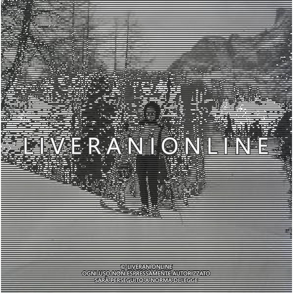RETROSPETTIVA IRA VON FURSTENBERG ATTRICE NELLA FOTO IRA VON FURSTENBERG A CORTINA D\'AMPEZZO IL GIORNO 25-12-1965 AG ALDO LIVERANI SAS 