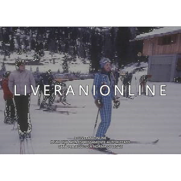 RETROSPETTIVA IRA VON FURSTENBERG ATTRICE NELLA FOTO IRA VON FURSTENBERG CON IL FIGLIO A CORTINA D\'AMPEZZO NELL\'ANNO 1972 AG ALDO LIVERANI SAS 