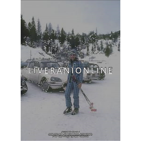 RETROSPETTIVA IRA VON FURSTENBERG ATTRICE NELLA FOTO IRA VON FURSTENBERG CON IL FIGLIO A CORTINA D\'AMPEZZO NELL\'ANNO 1972 AG ALDO LIVERANI SAS 