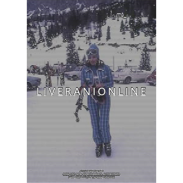 RETROSPETTIVA IRA VON FURSTENBERG ATTRICE NELLA FOTO IRA VON FURSTENBERG CON IL FIGLIO A CORTINA D\'AMPEZZO NELL\'ANNO 1972 AG ALDO LIVERANI SAS 