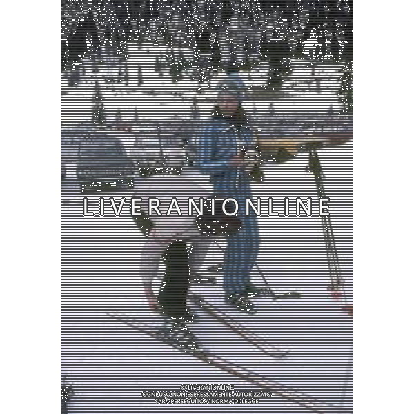 RETROSPETTIVA IRA VON FURSTENBERG ATTRICE NELLA FOTO IRA VON FURSTENBERG CON IL FIGLIO A CORTINA D\'AMPEZZO NELL\'ANNO 1972 AG ALDO LIVERANI SAS 
