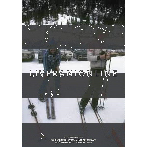 RETROSPETTIVA IRA VON FURSTENBERG ATTRICE NELLA FOTO IRA VON FURSTENBERG CON IL FIGLIO A CORTINA D\'AMPEZZO NELL\'ANNO 1972 AG ALDO LIVERANI SAS 