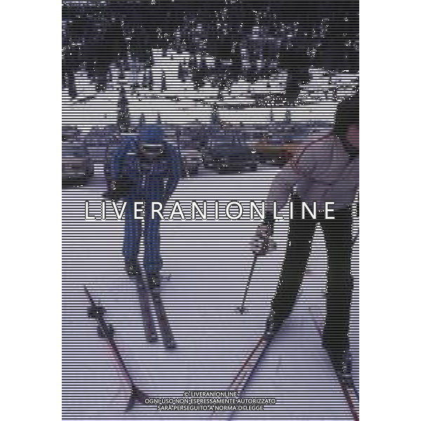 RETROSPETTIVA IRA VON FURSTENBERG ATTRICE NELLA FOTO IRA VON FURSTENBERG CON IL FIGLIO A CORTINA D\'AMPEZZO NELL\'ANNO 1972 AG ALDO LIVERANI SAS 
