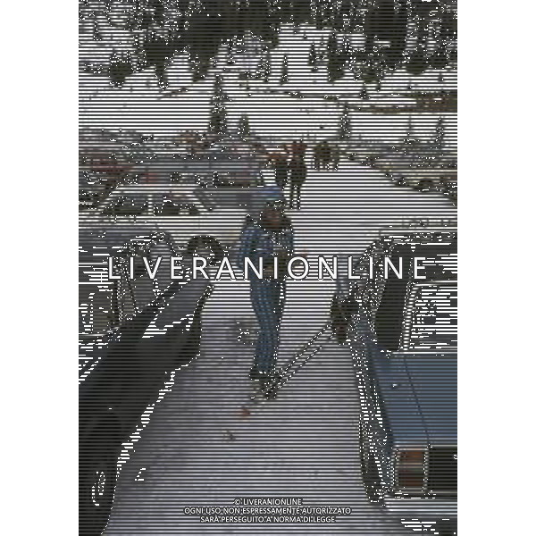 RETROSPETTIVA IRA VON FURSTENBERG ATTRICE NELLA FOTO IRA VON FURSTENBERG CON IL FIGLIO A CORTINA D\'AMPEZZO NELL\'ANNO 1972 AG ALDO LIVERANI SAS 