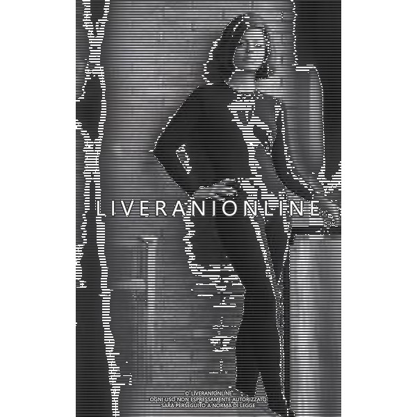 RETROSPETTIVA IRA VON FURSTENBERG ATTRICE NELLA FOTO IRA VON FURSTENBERG SUL SET DEL FILM “ A QUALSIASI PREZZO“ NELL\'ANNO 1968 A ROMA AG ALDO LIVERANI SAS