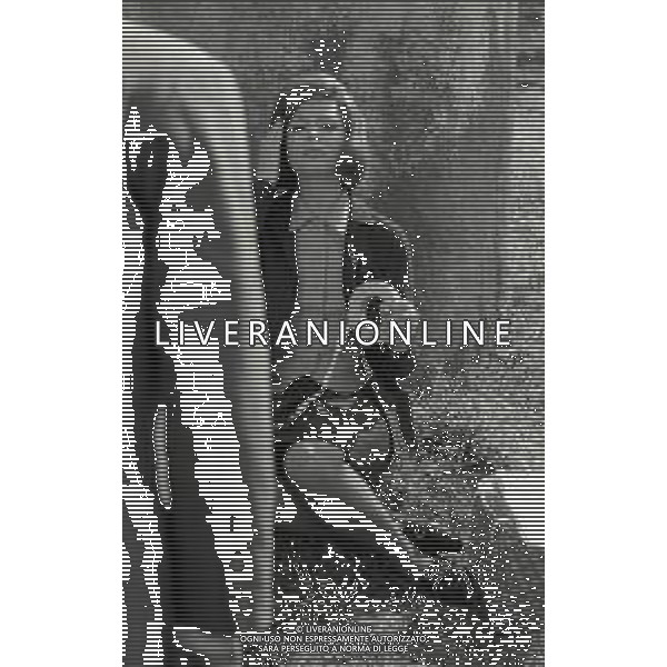 RETROSPETTIVA IRA VON FURSTENBERG ATTRICE NELLA FOTO IRA VON FURSTENBERG SUL SET DEL FILM “ A QUALSIASI PREZZO“ NELL\'ANNO 1968 A ROMA AG ALDO LIVERANI SAS