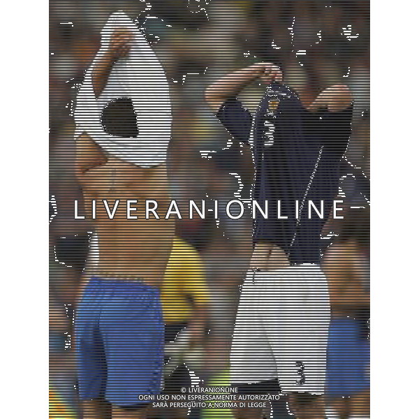 Glasgow 3 settembre 2005 Scozia - Italia qualificazioni mondiali Germania 2006 nella foto:CANNAVARO E WEBSTER foto Luzzani / Ag. Aldo Liverani