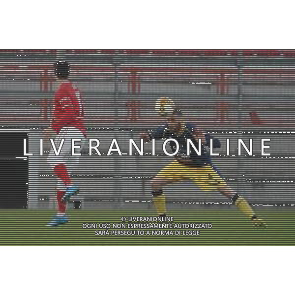 Cerquiglinio/LMedia - AC Perugia vs Modena FC - Italian football Serie C match 2020/2021 27 February 2021 - Renato Curi stadium, perugia, Italy Photo showing: pegreffi antonio (n. 4 modena f.c. 2018) hits his head @Cerquiglinio/LMedia / AGENZIA ALDO LIVERANI SAS