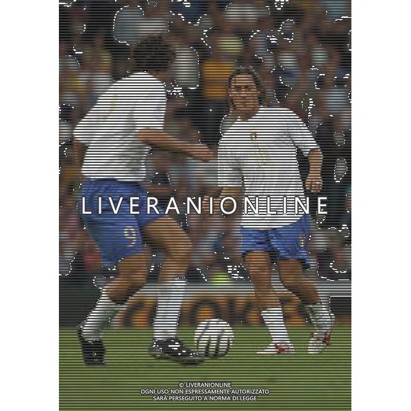 Glasgow 3 settembre 2005 Scozia - Italia qualificazioni mondiali Germania 2006 nella foto:TOTTI E VIERI foto Luzzani / Ag. Aldo Liverani