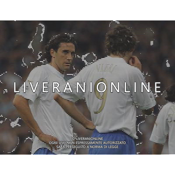 Glasgow 3 settembre 2005 Scozia - Italia qualificazioni mondiali Germania 2006 nella foto:VIERI E TONI foto Luzzani / Ag. Aldo Liverani