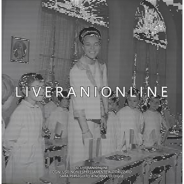 RETROSPETTIVA BEATRICE MARIA DI SAVOIA PRINCIPESSA  NELLA FOTO BEATRICE MARIA DI SAVOIA A CANELLI IN VISITA A UN ASILO INFANTILE NELL\'ANNO 1963 AG ALDO LIVERANI SAS  
