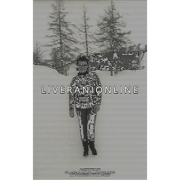 RETROSPETTIVA BEATRICE MARIA DI SAVOIA PRINCIPESSA  NELLA FOTO BEATRICE MARIA DI SAVOIA A SESTRIERE NELL\'ANNO 1963 AG ALDO LIVERANI SAS  