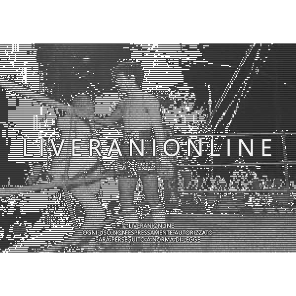 1981 LIDO DI CAMAIORE INCONTRO DI BOXE PATRIZIO OLIVA CONTRO PATRIZIO BURINI NELLA FOTO L\'INCONTRO DI BOXE TRA PATRZIO OLIVA E PATRIZIO BURINI AG ALDO LIVERANI SAS