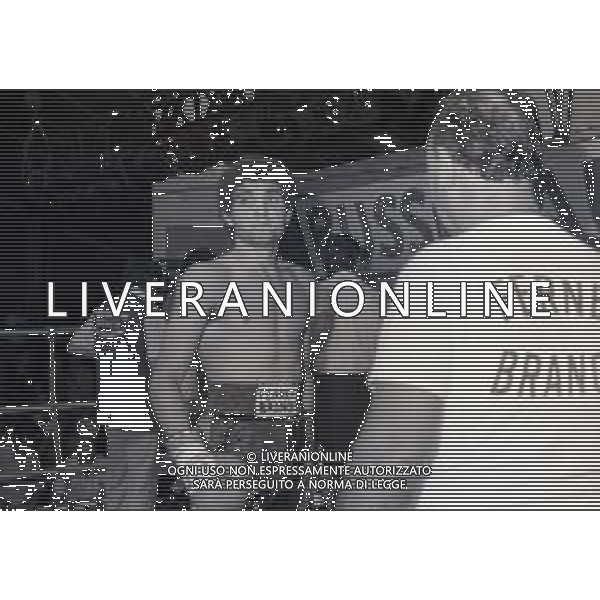 1981 LIDO DI CAMAIORE INCONTRO DI BOXE PATRIZIO OLIVA CONTRO PATRIZIO BURINI NELLA FOTO L\'INCONTRO DI BOXE TRA PATRZIO OLIVA E PATRIZIO BURINI AG ALDO LIVERANI SAS