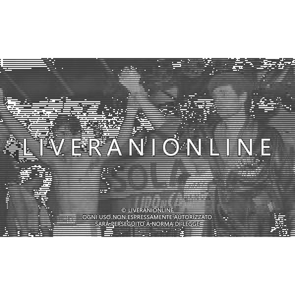 1981 LIDO DI CAMAIORE INCONTRO DI BOXE PATRIZIO OLIVA CONTRO PATRIZIO BURINI NELLA FOTO L\'INCONTRO DI BOXE TRA PATRZIO OLIVA E PATRIZIO BURINI AG ALDO LIVERANI SAS